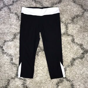 Cropped workout leggings
